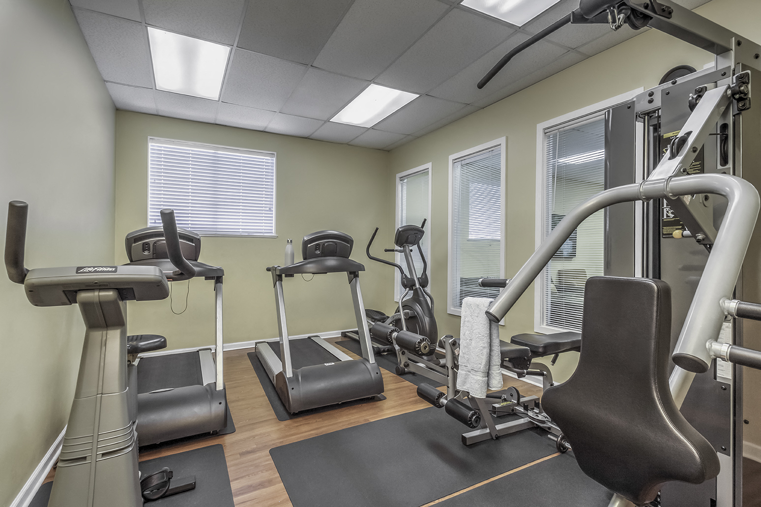 Photos of Rivers Bend Apartments in Carneys Point, NJ